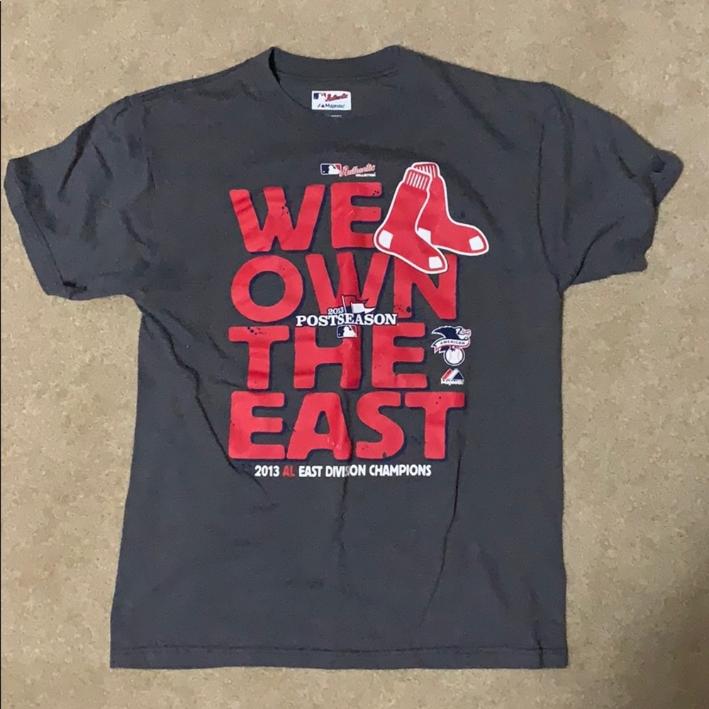 Boston Red Sox t-shirt.